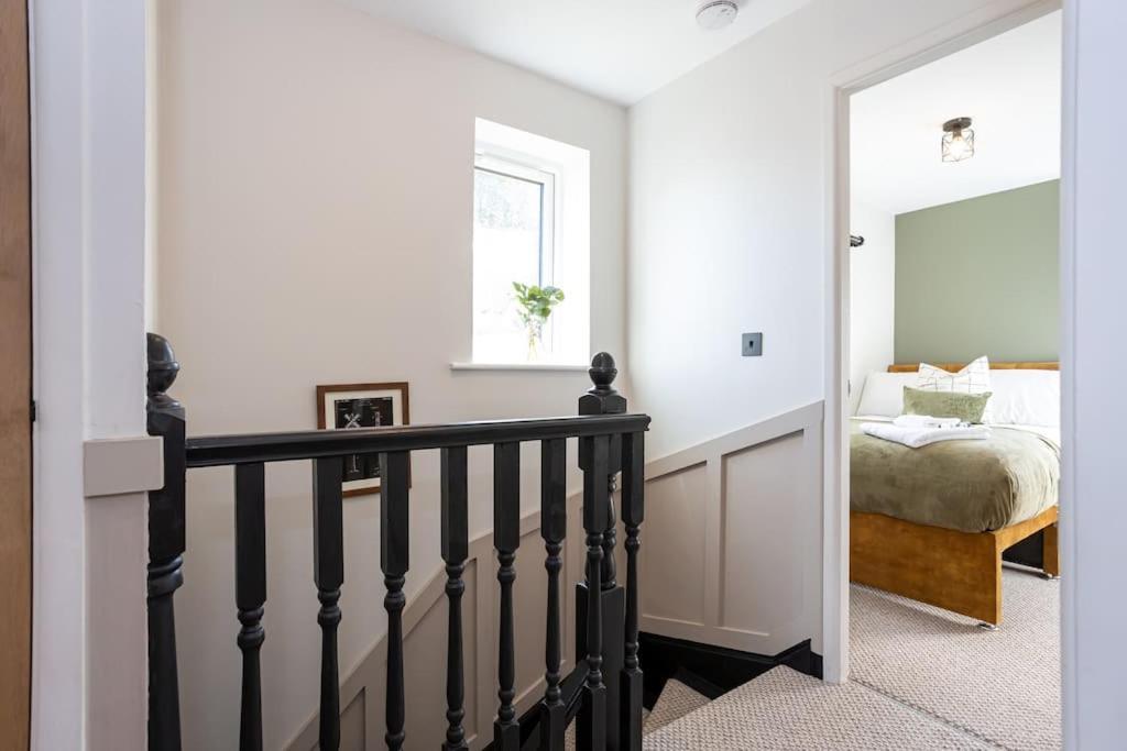 Railway House - Central Warrington - Sleeps 6 외부 사진