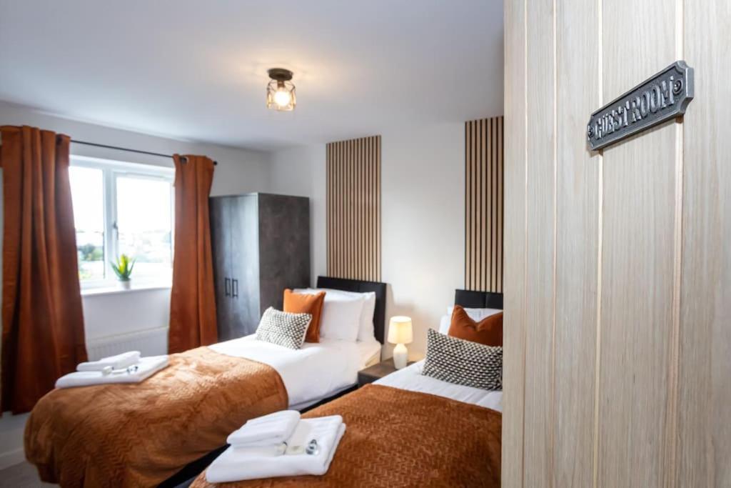 Railway House - Central Warrington - Sleeps 6 외부 사진
