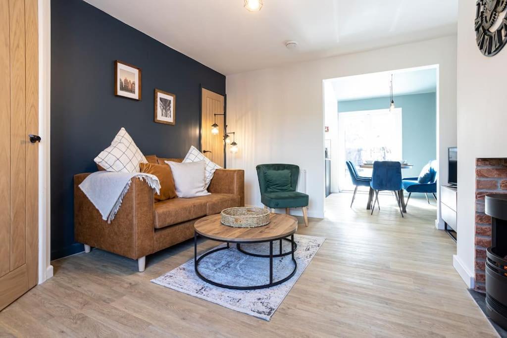 Railway House - Central Warrington - Sleeps 6 외부 사진