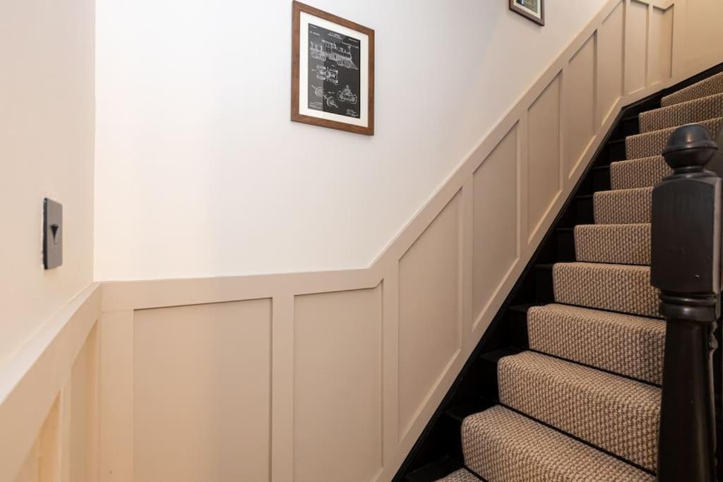 Railway House - Central Warrington - Sleeps 6 외부 사진