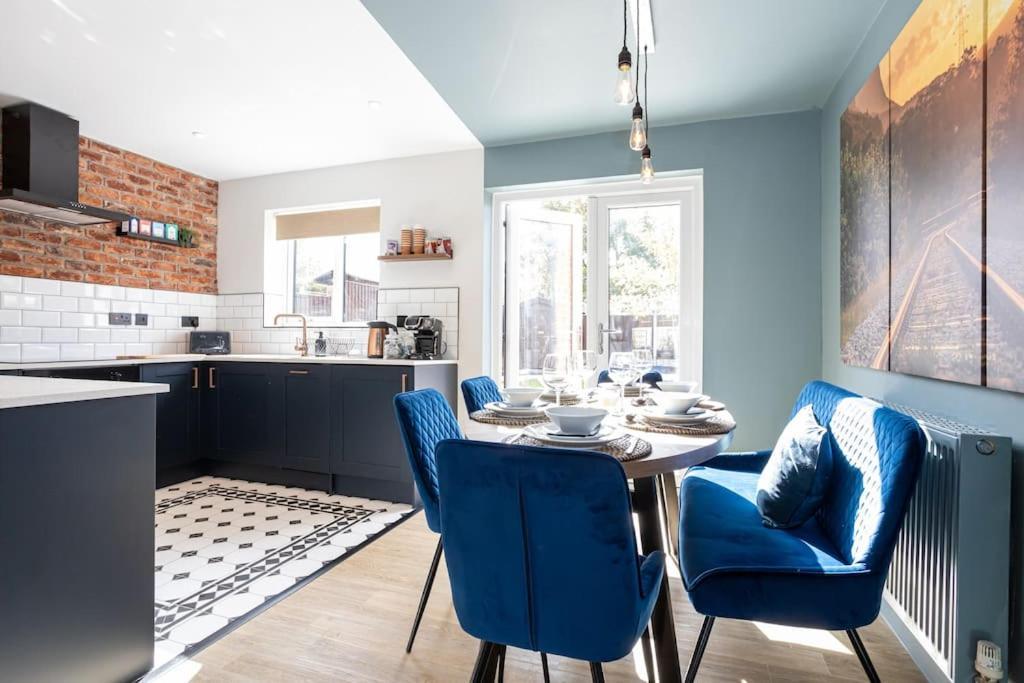 Railway House - Central Warrington - Sleeps 6 외부 사진